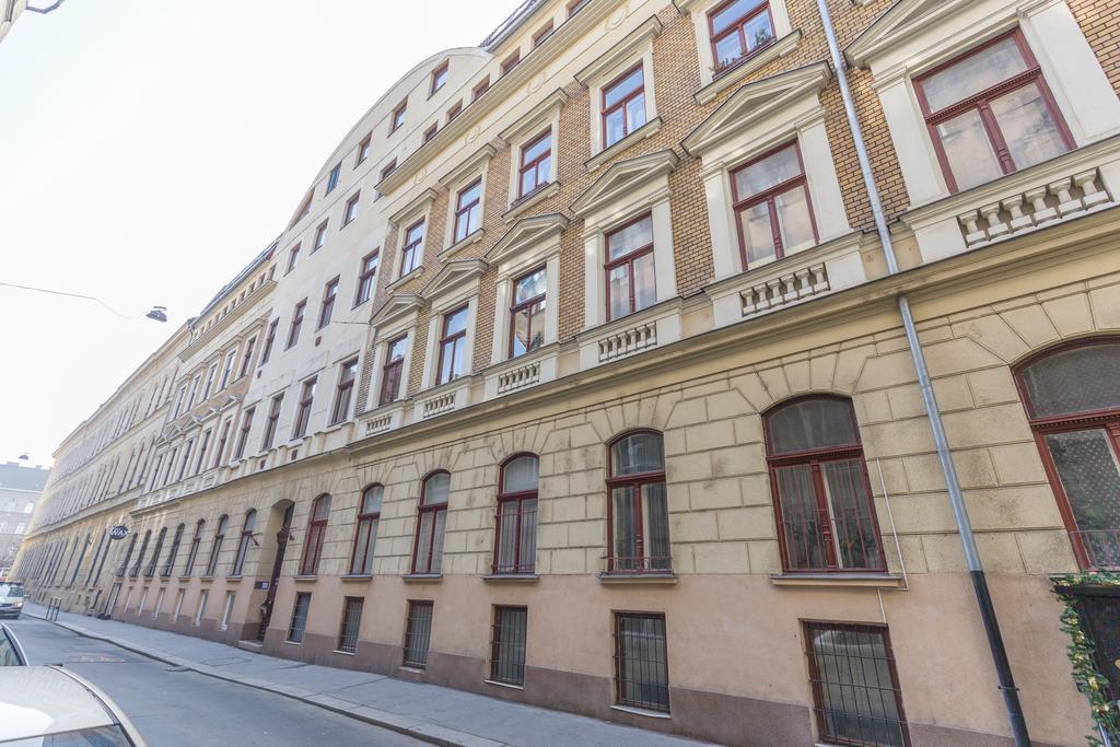 Real Apartments Hegedu Будапеща Екстериор снимка