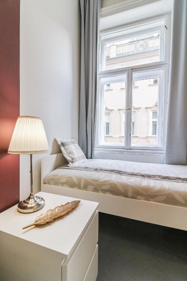 Real Apartments Hegedu Будапеща Екстериор снимка